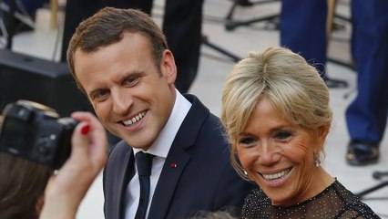 Brigitte Macron en robe transparente pour accueillir le président colombien