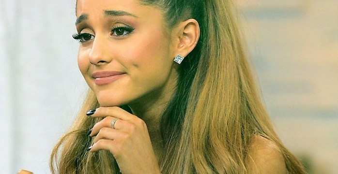 Ariana Grande en concert à Paris, elle rend un hommage la gorge nouée en pensant aux victimes de Manchester