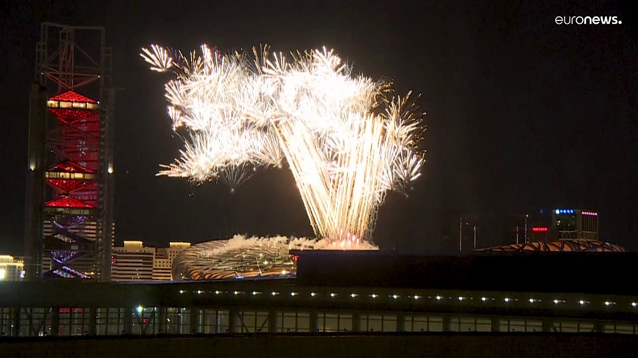 Mit viel Pomp, aber vor halbleeren Rängen: 24. Winterspiele eröffnet
