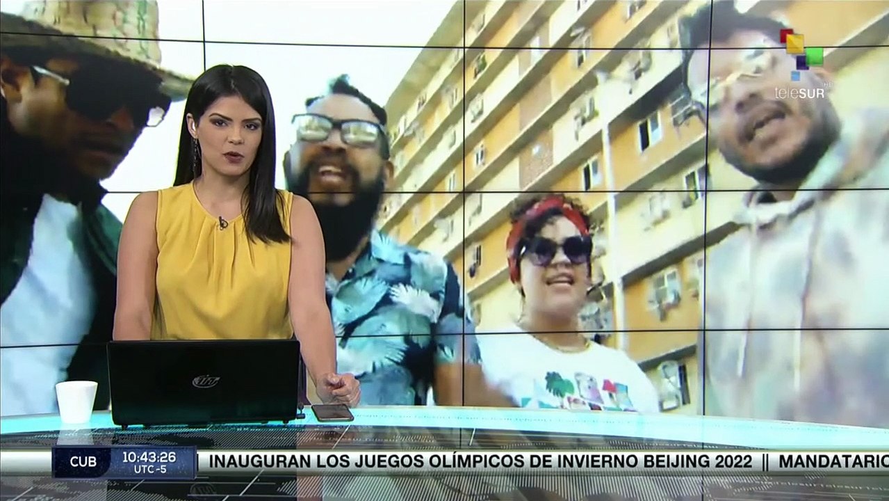 Venezolanos celebran aniversario de rebelión encabezada por Hugo Chávez