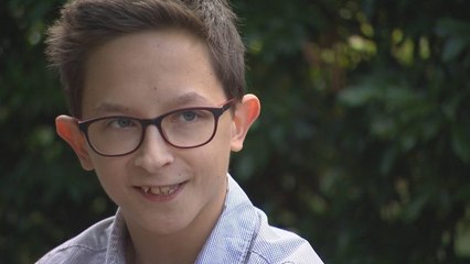 Santé : à cause d'une maladie rare, cet homme de 23 ans est coincé dans le corps d'un enfant de 13 ans