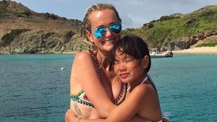 Laeticia Hallyday partage des photos d'elle en maillot de bain sur Instagram