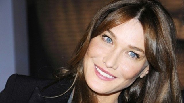 Carla Bruni poste une photo d'elle très osée !