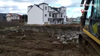 Korku dolu anlar kamerada! Saniyeler içinde yerle bir oldu