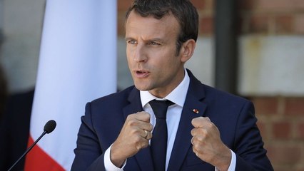 Emmanuel Macron : il est désormais interdit de toucher le président de la république !