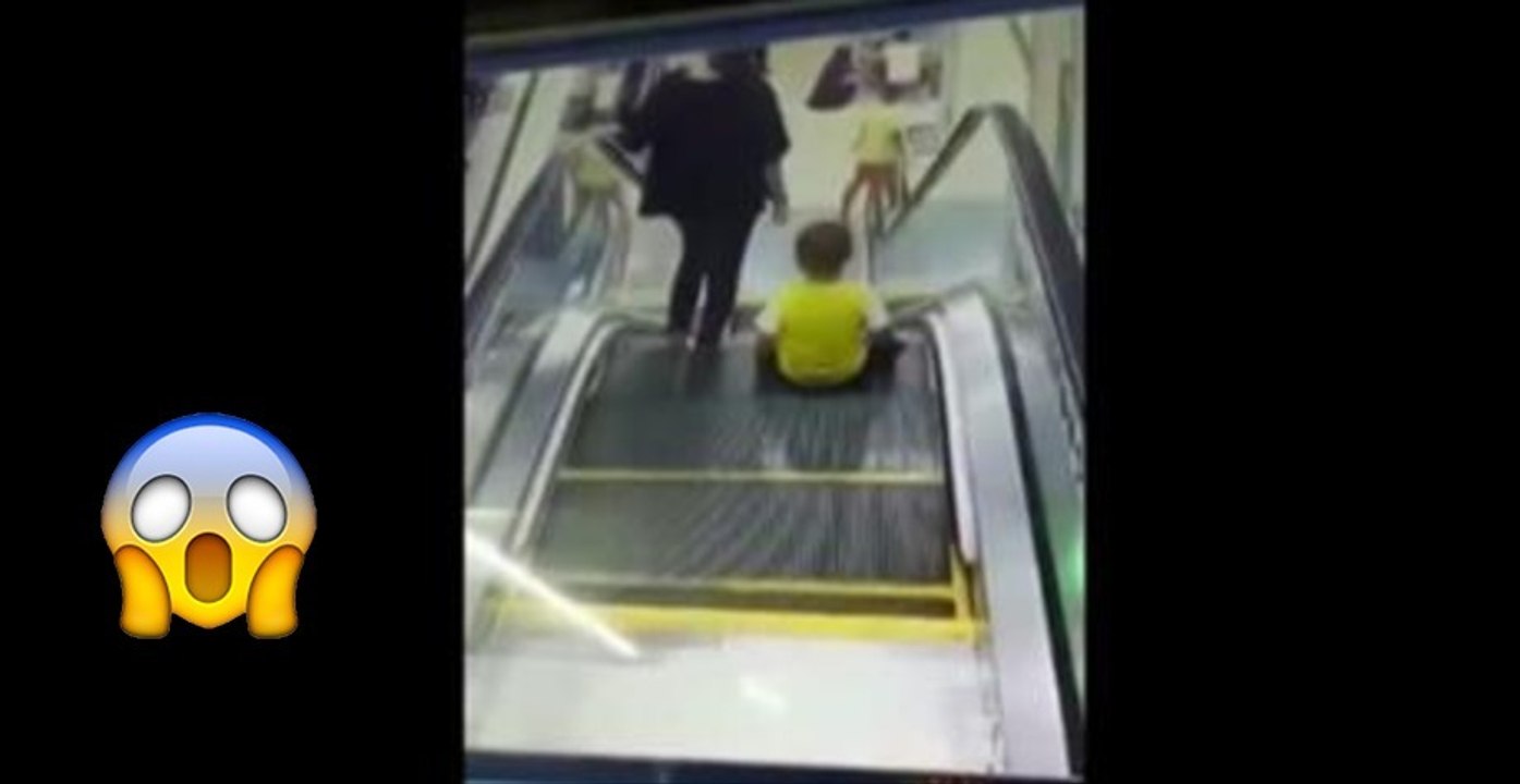 Voici pourquoi il ne faut jamais laisser votre enfant s'asseoir dans l'escalator !