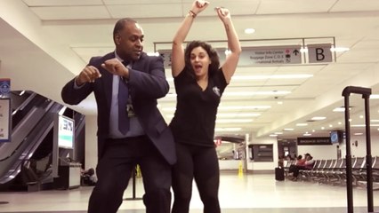 "All Night Long at The Airport" : elle loupe son avion et tourne un clip dans l'aéroport