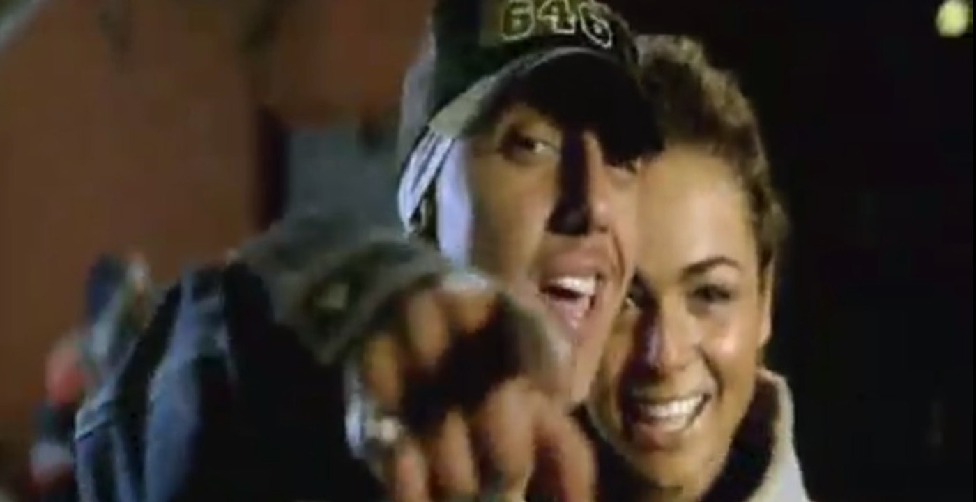 K. Maro fait son retour dans la musique et devient Kamar !