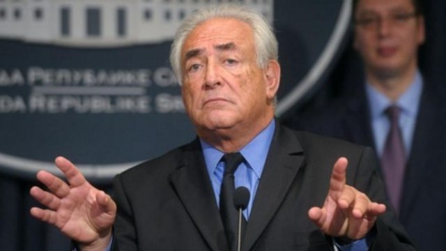 Dominique Strauss-Kahn donne une petite leçon de politique à Macron