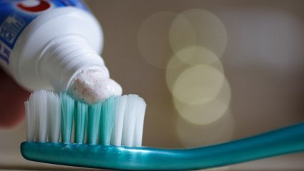 Utiliser du dentifrice comme test de grossesse : la nouvelle technique un peu trop WTF