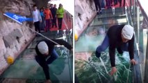 Monts Taihang (Chine) : cette passerelle en verre se fissure lorsque des touristes marchent dessus