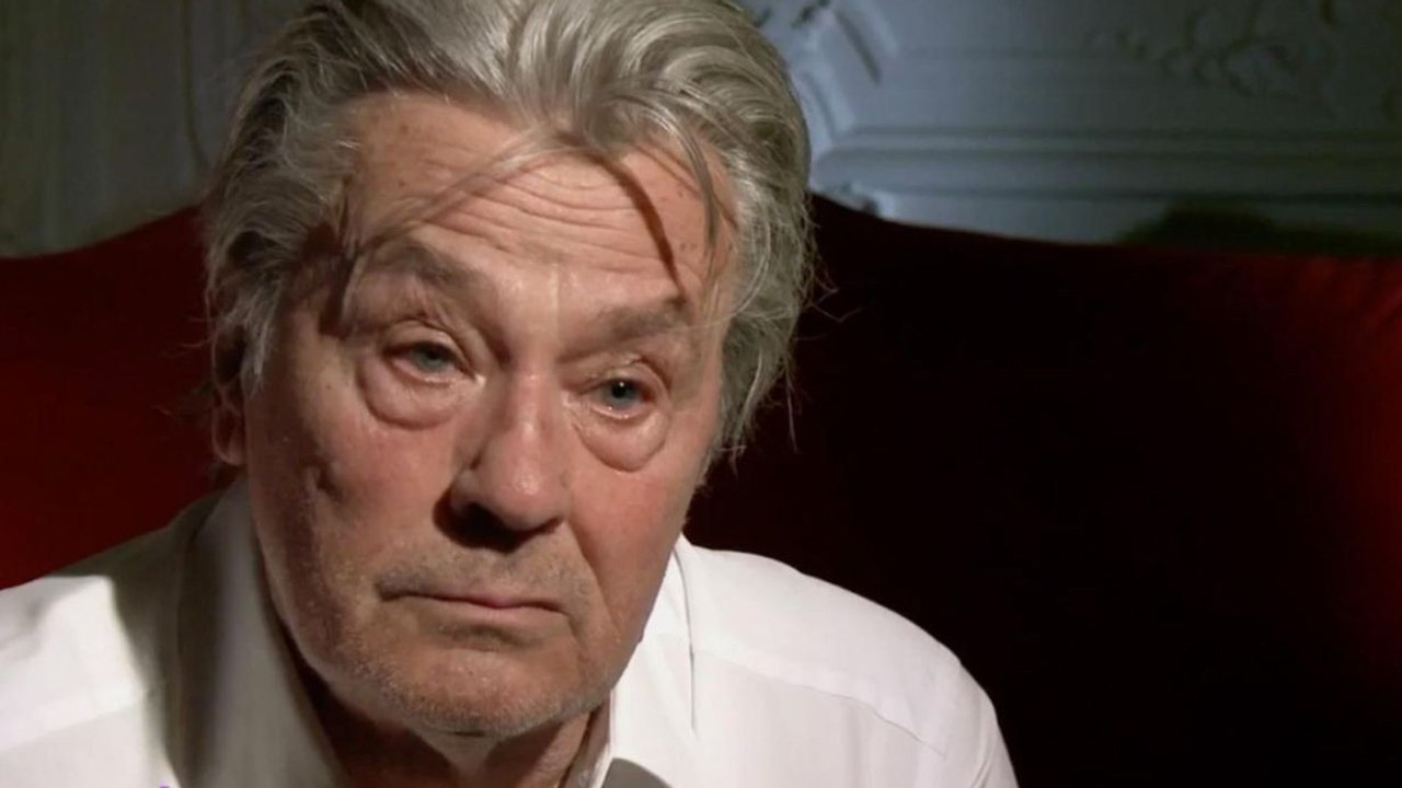 Alain Delon "brisé" par la mort de son ami Robert Hirsch