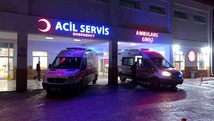 Arkadaşlar arasında çıkan kavgada 1'i ağır 3 kişi bıçakla yaralandı