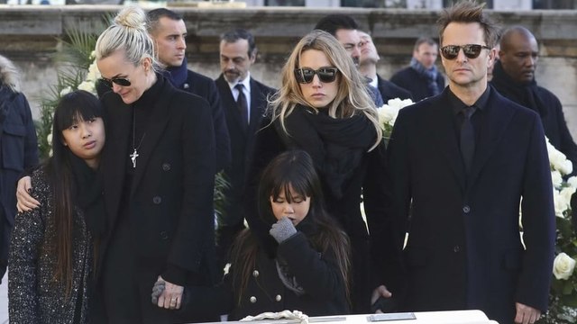 Testament Johnny Hally­day : pourquoi il a déshé­rité Laura Smet et David ?