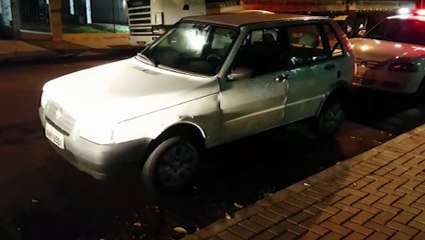 Homem encontrado dormindo em carro com as partes íntimas de fora é detido