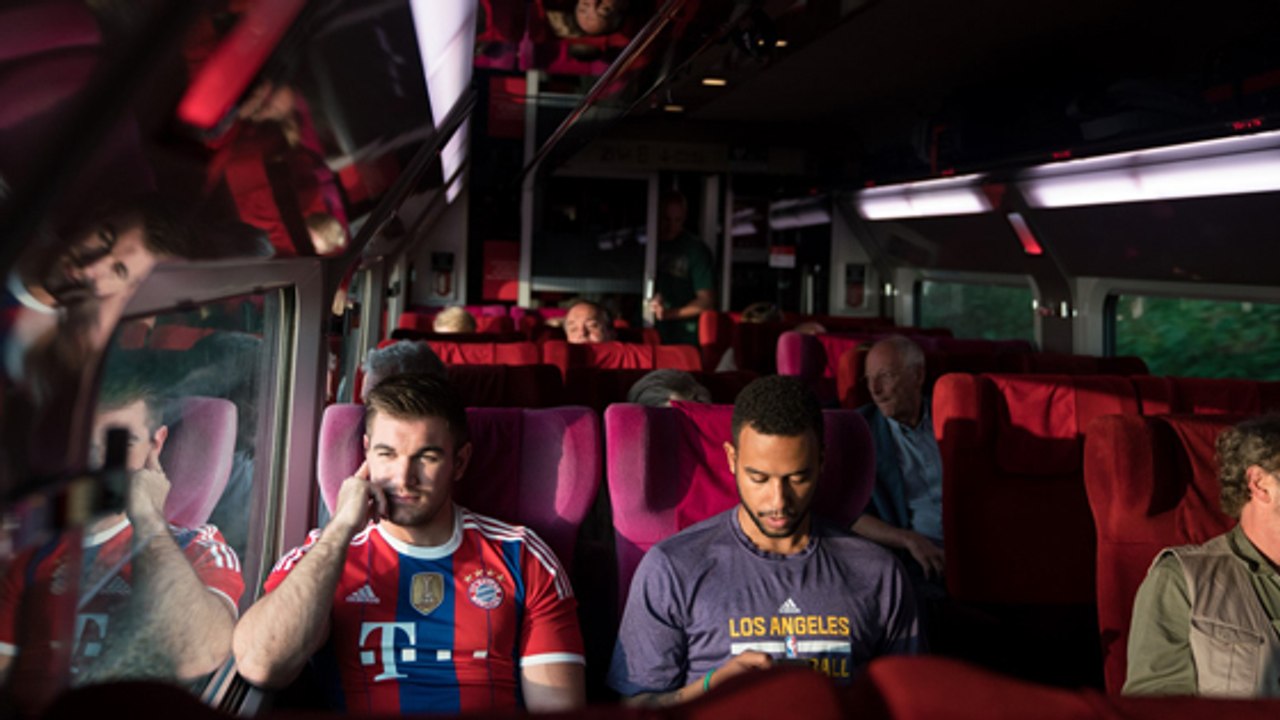 Les "héros" français et américains de l'attentat déjoué du Thalys se retrouvent à Paris