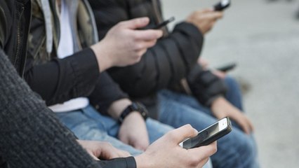 Les Français sont de plus en plus accros à leur téléphone