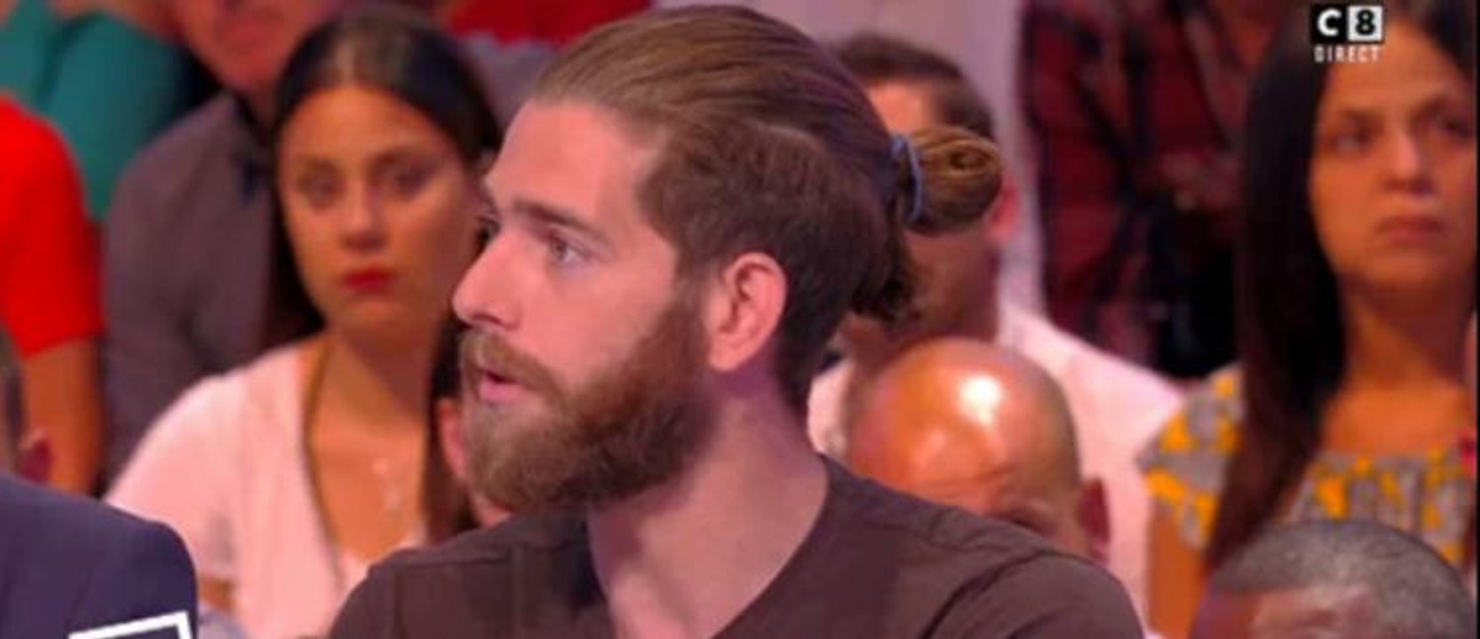 "Dans la nuit, elle est venue contre moi" : Jimmy, un candidat de Koh-Lanta en remet une couche sur Candide Renard