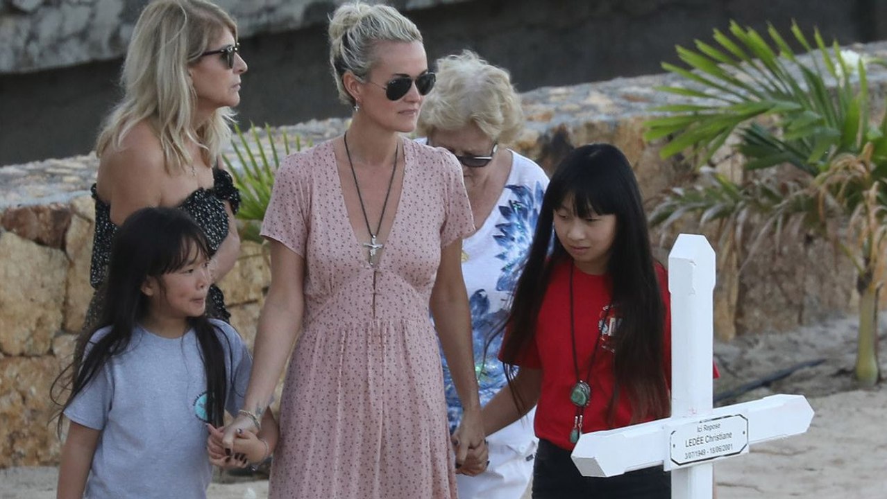Laeticia Hallyday : l’objet symbo­lique qu'elle a laissé sur la tombe de Johnny Hally­day