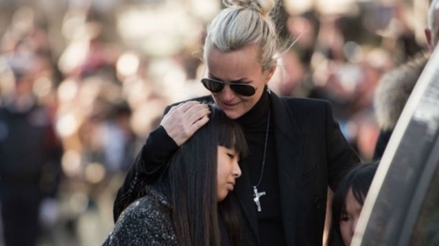 Amaigrie et incapable de faire son deuil, Laeticia Hallyday irait mal