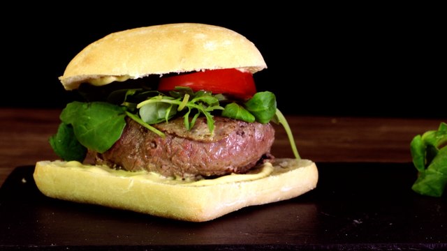 Le burger minute et son coeur coulant au cheddar, le burger parfait à réaliser au barbecue