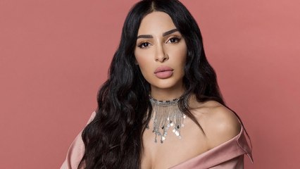 La youtubeuse Sananas sort sa propre marque de cosmétiques