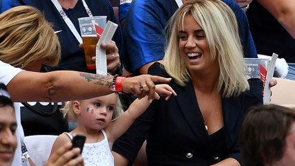 Pourquoi la femme d'Antoine Griezmann s'est attirée les foudres des supporters français lors de la dernière coupe du monde ?