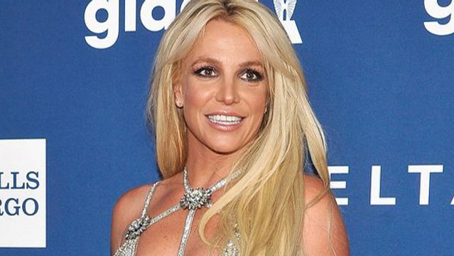 Britney Spears dévoile un sein en plein concert