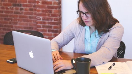 Réseaux sociaux, mails perso... qu'a-t-on le droit de faire au travail ?