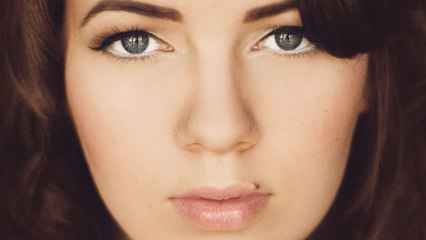 La signification de vos grains de beauté selon leur emplacement sur votre corps et visage