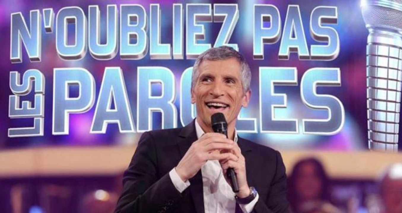 N'oubliez pas les paroles : Nagui lit en direct le message d'un fan de l'émission qui s'adresse à une danseuse du public