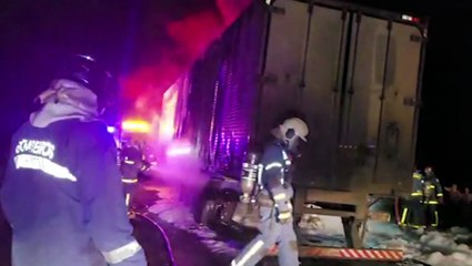 "Usei três extintores e não consegui apagar" Disse motorista que sofreu incêndio no caminhão