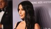 Kim Kardashian dévoile ses problèmes de peau et montre son psoriasis