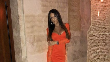 Laura Lempika trop vulgaire ? Les internautes réagissent ! (PHOTO)