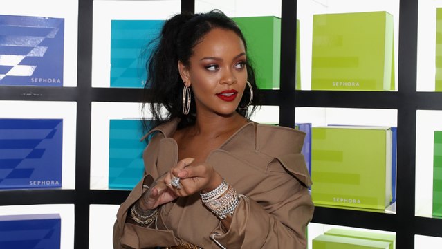 Rihanna opte pour un changement capillaire radical !