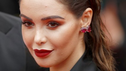 Nabilla : son secret pour venir à bout de l'acné (VIDÉO)