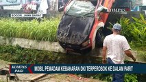 Mobil Damkar DKI Jakarta Terperosok ke Parit, Atap Mobil & Mesin Terpental dari Badan Mobil