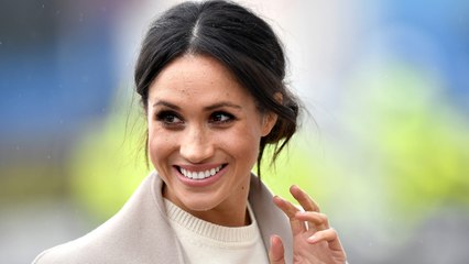 Voici où vous pouvez acheter les sandales préférées de Meghan Markle ! (vidéo)