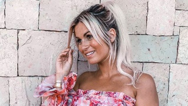 Les Marseillais : enceinte, Carla Moreau fait une belle déclaration à Kévin Guedj ! (PHOTO)