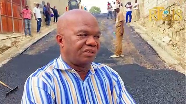 Direktè depatmantal lwès MTPTC a Raymond Aderson demare yon seri travay asfaltaj nan komin taba