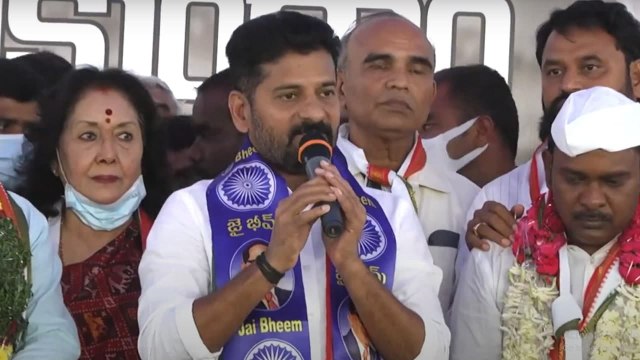 Revanth Reddy : కేసీఆర్ రాజ్యాంగాన్ని కించపరిస్తే సహించేది లేదు | Telangana | Oneindia Telugu