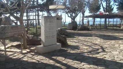 Antalya'nın tek Yahudi mezar taşı müzede korunuyor