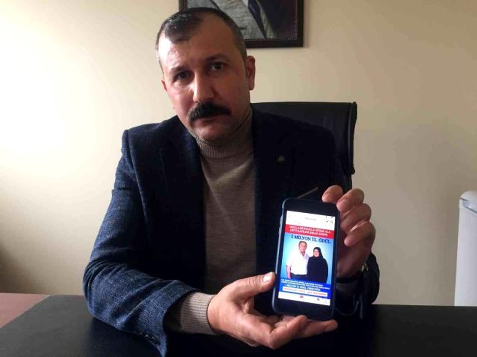 Annesiyle babasının katilini bulana 1 milyon lira ödül verecek