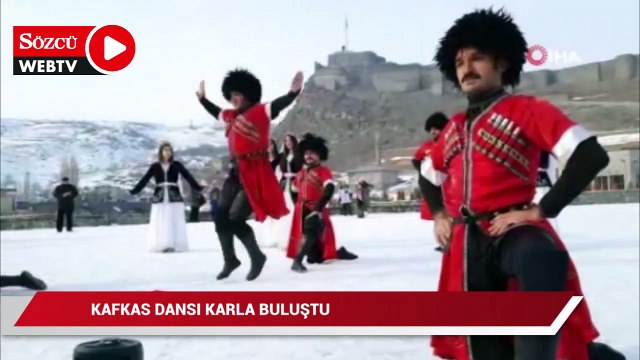 Kars’ta ‘Kafkas Dansı’ karla buluştu