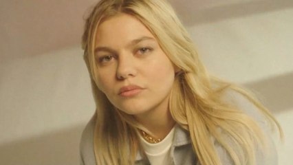 NRJ Music Awards : Louane s'affiche avec son chéri Florian Rossi sur le tapis rouge, une première !