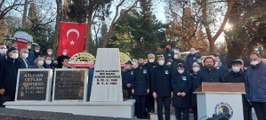Son dakika haber | Adnan Kahveci ölümünün 29'uncu yıl dönümünde mezarı başında anıldı