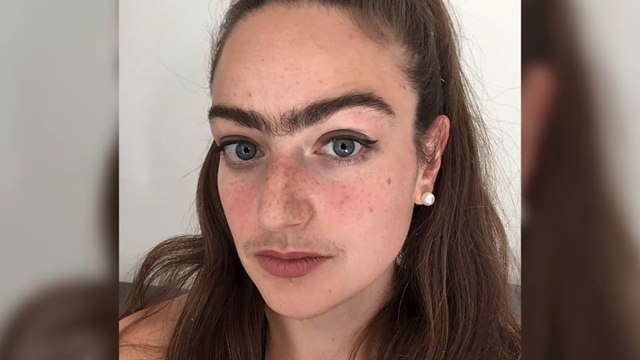 Beauté : elle a décidé d'arrêter de s'épiler les sourcils et la moustache pour filtrer les mauvaises rencontres