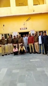 इटावा पुलिस ने 7.900 किलो ग्राम गांजा बरामद किया, दो आरोपी दबोचे