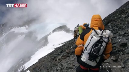 Everest Dağı'nda 2 bin yılda oluşan buz kütleleri 25 yılda yok oldu