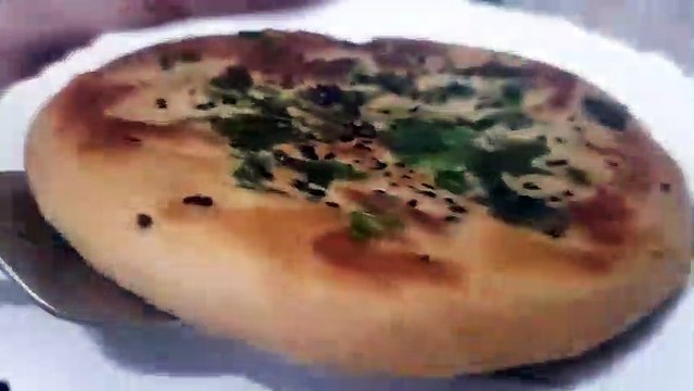 नए तरीके से बनाएं झटपट पनीर कुलचा I Paneer Kulcha on Tawa/Pan I Paneer Kulcha Recipe by Safina Kitchen